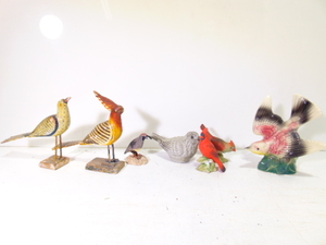 lot 542 image: Vintage Bird Decor