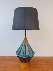 lot 44 image: Vintage Mid Century Modern Teak Based Table Lamp with Blue Ceramic Glazing