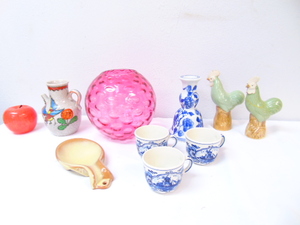 lot 559 image: Lot of Beautiful Items, Handpainted from Holland, Frankoma, and more