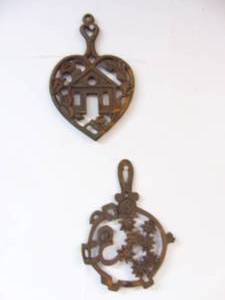 lot 571 image: Vintage Pair of Cast Iron Trivets