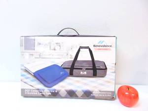 lot 582 image: New 3Qt. Casserole Dish with Lid and Insulated Carrier
