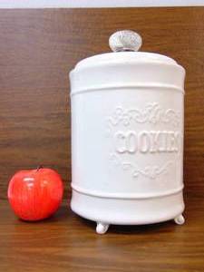 lot 592 image: Cookies Ceramic Jar in Vintage Style