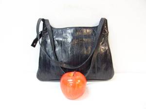 lot 615 image: Vintage Eel Skin Purse