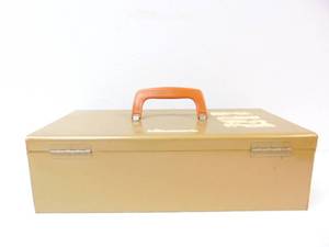 lot 627 image: Double Level Vintage Metal Tackle Box- Excellent Condition