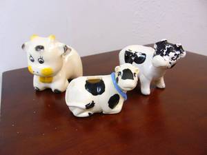 lot 630 image: Vintage Holstein Cows- Toothpick Holder, Tealight holder, Figurine