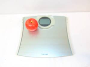 lot 644 image: Taylor Modern Glass Scale 7209S Electronic - Works