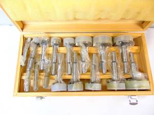 lot 121 image: HOLE SAW DRILL BIT SET 16 PC WOOD BOX 14 12 38 58 ETC 2in WOODWORKING TOOLS- NEWER