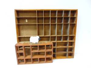 lot 655 image: Vintage Wood Compartments Typewriter Box