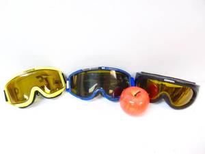 lot 660 image: Lot of Carrera Ski Goggles- 3 Pairs