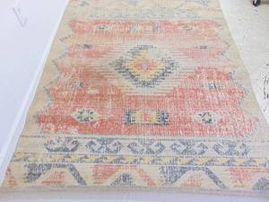 lot 661 image: Surya Turkish Rug- 7 x 5