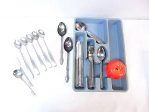 lot 519 image: Glory Stainless Steel Flatware Set with Ecko Serving Spoons and Five Ice Tea Spoons