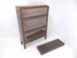 lot 8 image: Antique Barrister Bookcase with Glass Doors