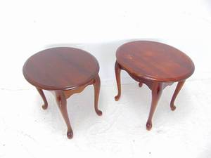 lot 67 image: Pair of Oval Queen Anne Style Side Tables