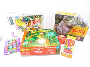 lot 538 image: Lot of Puzzles