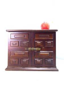 lot 214 image: Vintage Jewelry Box- Missing a Drawer
