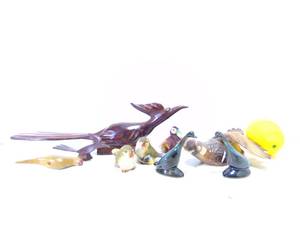 lot 229 image: Large Vintage Bird Decor Lot
