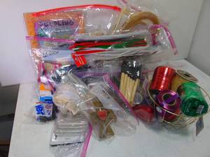 lot 341 image: Lot of Arts & Crafts Supply