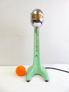lot 111 image: 1920-30s Vintage Hamilton Beach Malt Milkshake Mixer Porcelain