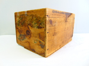 lot 324 image: Antique Box