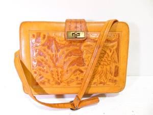 lot 235 image: Vintage Mexican Tooled Leather Handbag by the Brand Lopez