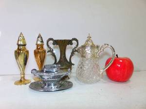 lot 236 image: Lot of Vintage Items, Salt & Pepper Shakers, Table Lighter, Etc.