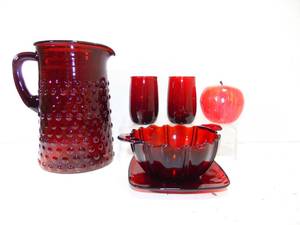 lot 238 image: Ruby Garnet Colored Vintage Glass