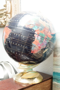 lot 315 image: Black Globe with Gold Tone Base