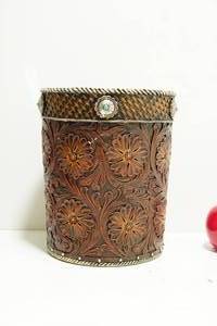 lot 352 image: Western Style Resin Small Wastebin