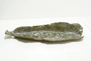 lot 354 image: Handmade Ceramic Leaf Tray  Plate