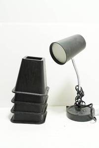 lot 356 image: Bed Risers and Working LED Gooseneck Lamp