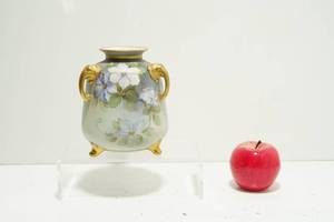 lot 357 image: NIPPON Hand-Painted Porcelain Two Handled Moriage