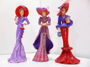 lot 245 image: Thomas Kinkade- Hamilton Collection Kinkade Portraits of Style Grace- Set of Three
