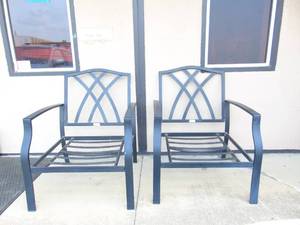 lot 316 image: Pair of Aluminum Patio Chairs