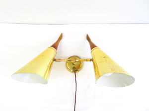lot 4 image: Vintage Mid-Century Atomic Modern Wall Mounted Double Sconce Lamp in Gold