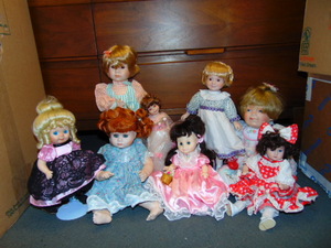 lot 249 image: Lot of Collectible Dolls c.1990s- MYD, Robert Toner, and MORE