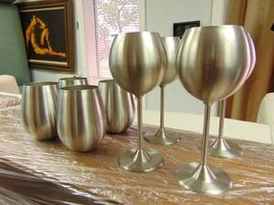 lot 675 image: Lot of STAINLESS STEEL Bareware- Modern Innovation