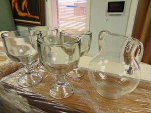 lot 676 image: Set of Four Thick Enormous Margarita Glasses with Glass Pitcher