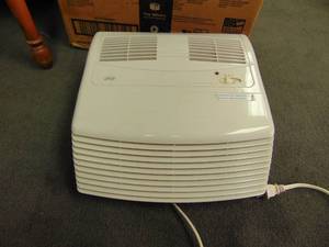 lot 679 image: Hunter Fan Co. 3R67 Air Filter- Working