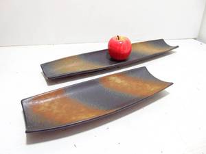 lot 186 image: Strawberry Steet Brand Sushi Platters- Set of Two