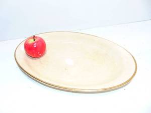lot 187 image: Vintage Homer Laughlin Empress Oval Ivory Platter 13.5 x 10
