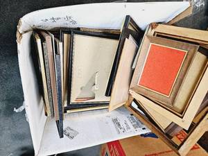 lot 269 image: Large Lot of Vintage Picture Frames- Varitey of Sizes
