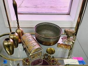 lot 52 image: Lot of Vintage Gold Toned Items- Mini Chest, Napkin Rings, Bowl, and More