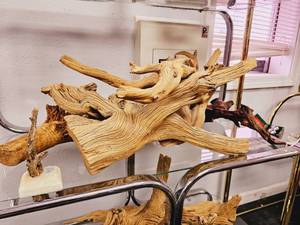 lot 68 image: Vintage Twisted Tree Root Driftwood - Sculptural