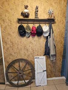lot 306 image: Farmhouse Style Wall Decor and Wall Mount CoatHat Rack