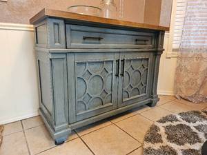 lot 397 image: Avery Accent Console