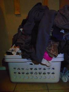 lot 400 image: Laundry Baskets with Clothes and Towels