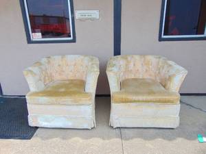 lot 237 image: Lovely Pair Milo Baughman Style Barrel Back Chairs Mid-Century Velvet Upholstery