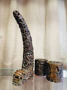 lot 191 image: Carved Stone Horn and Pair of Trinket Boxs- Asian Decor