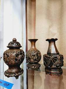 lot 196 image: Lot of Decorative Asian Stone Carved Decor