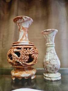 lot 200 image: Vintage Crystal Onyx Bud Vase and Chinese Carved Floral Onyx Vase